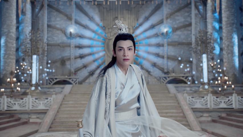Luo Yunxi as Runyu alone in the Heavenly Palace